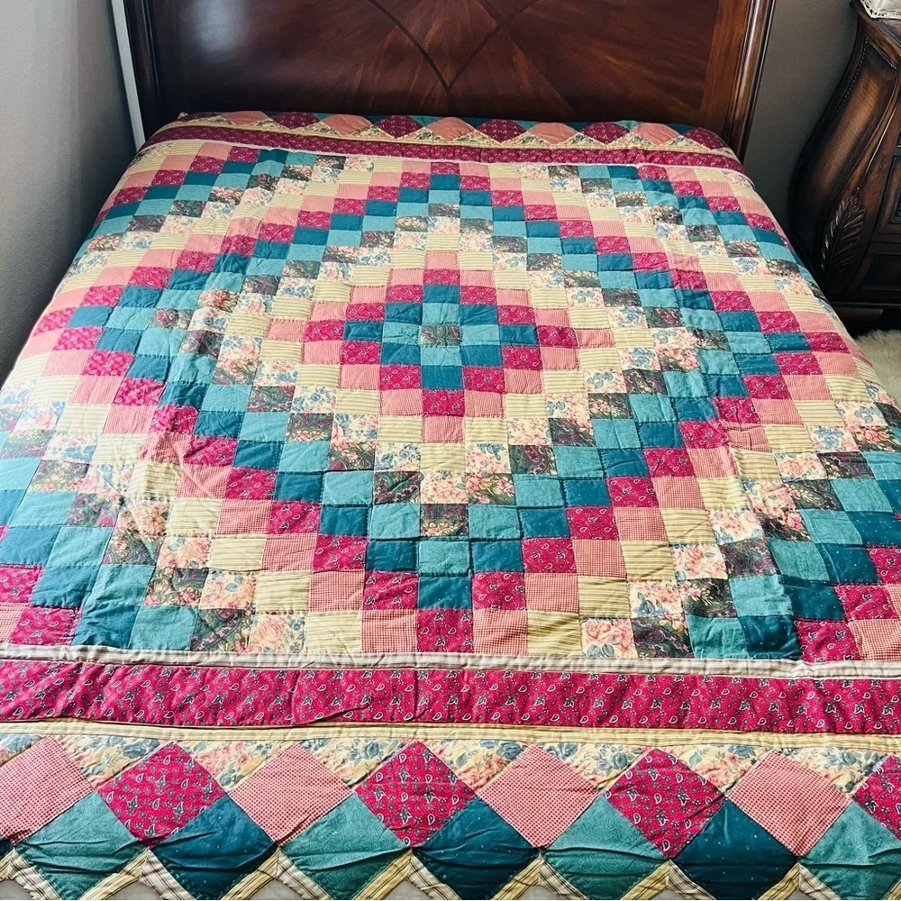 Vintage Patchwork  King Size Quilt in Multicolor Design